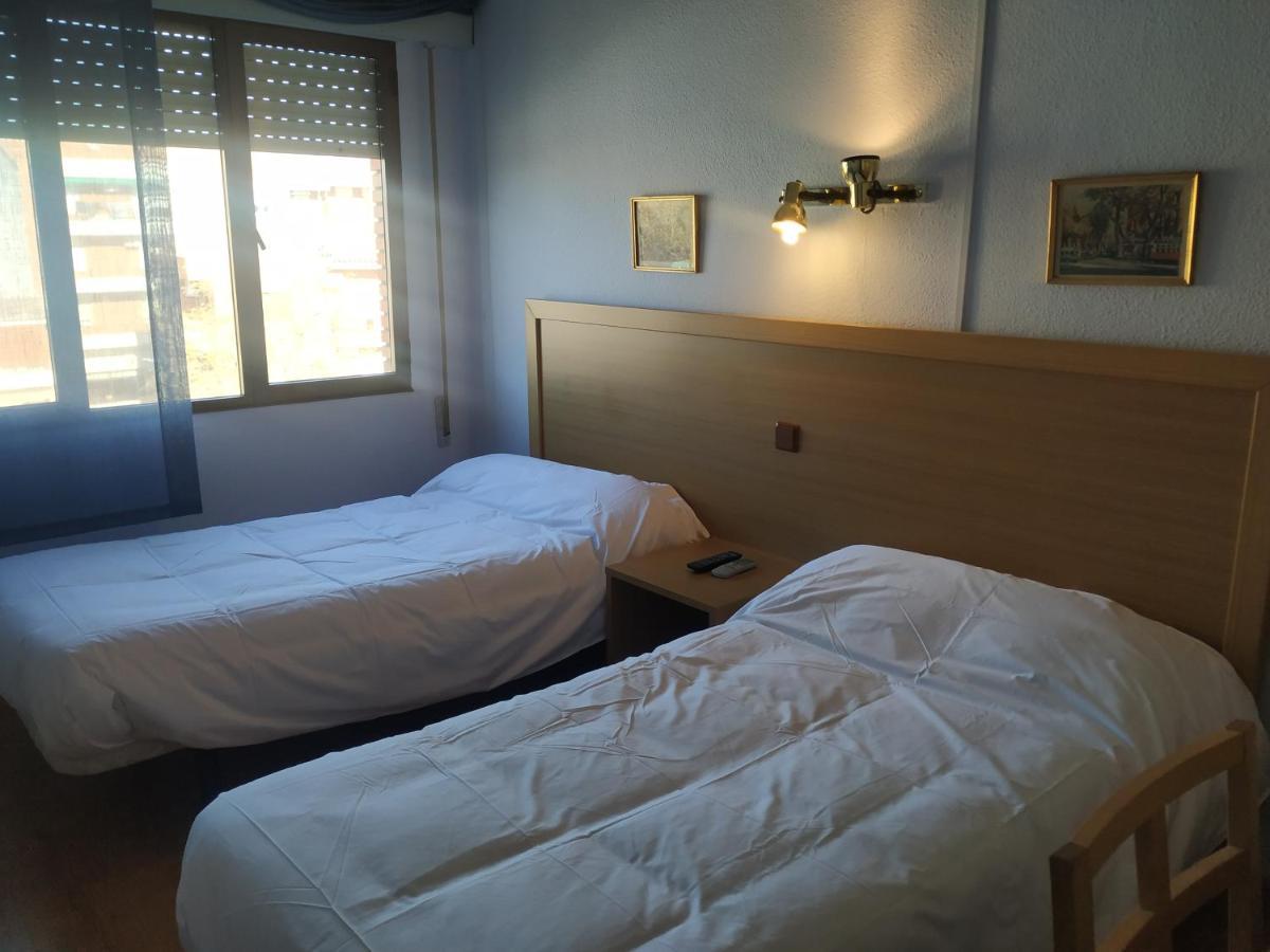 Hostal Agripino Y Restaurante Asiatico Mora 외부 사진
